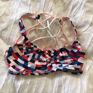 lululemon free to be wild bra size 4
